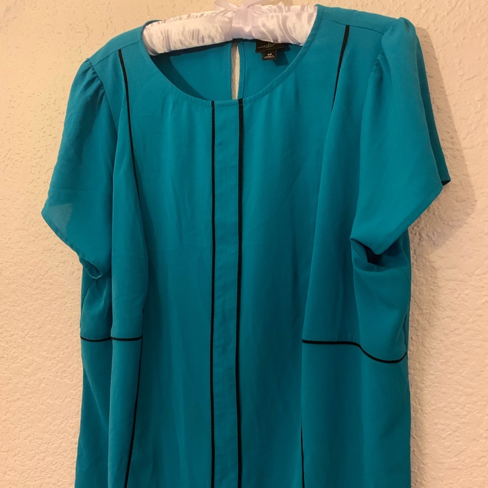 ~💞3/$20💞~ Turquoise with black piping det’s
